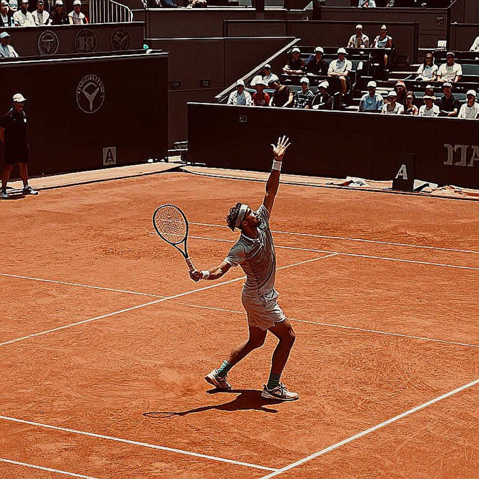 Quần vợt và những bản báo cáo được viết từ một bảng thống kê trống