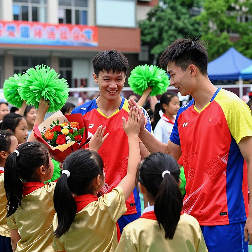 Thùy Linh gục ngã ở Vietnam Open trước tài năng 19 tuổi Trung Quốc: Một trận thua được báo trước từ đôi chân