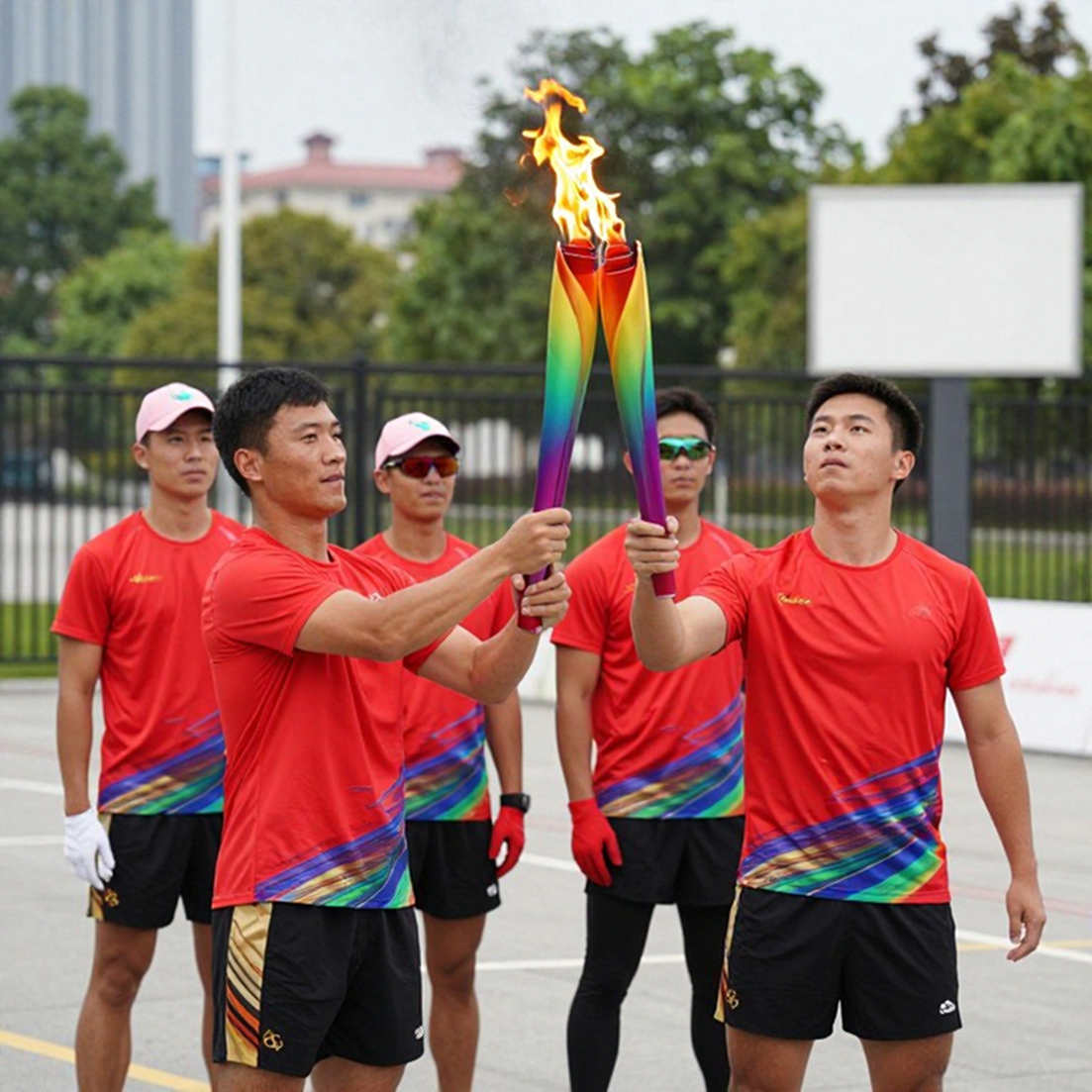 Điều khoản giải phóng và quỹ lương: Câu chuyện thật của kỳ chuyển nhượng