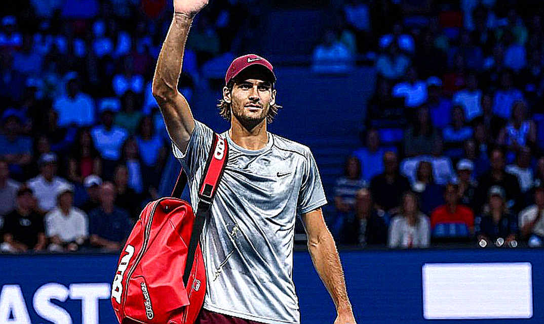 Từ hạng 121 đến tứ kết US Open: Dữ liệu kể gì về cuộc hồi sinh của Zheng Qinwen?