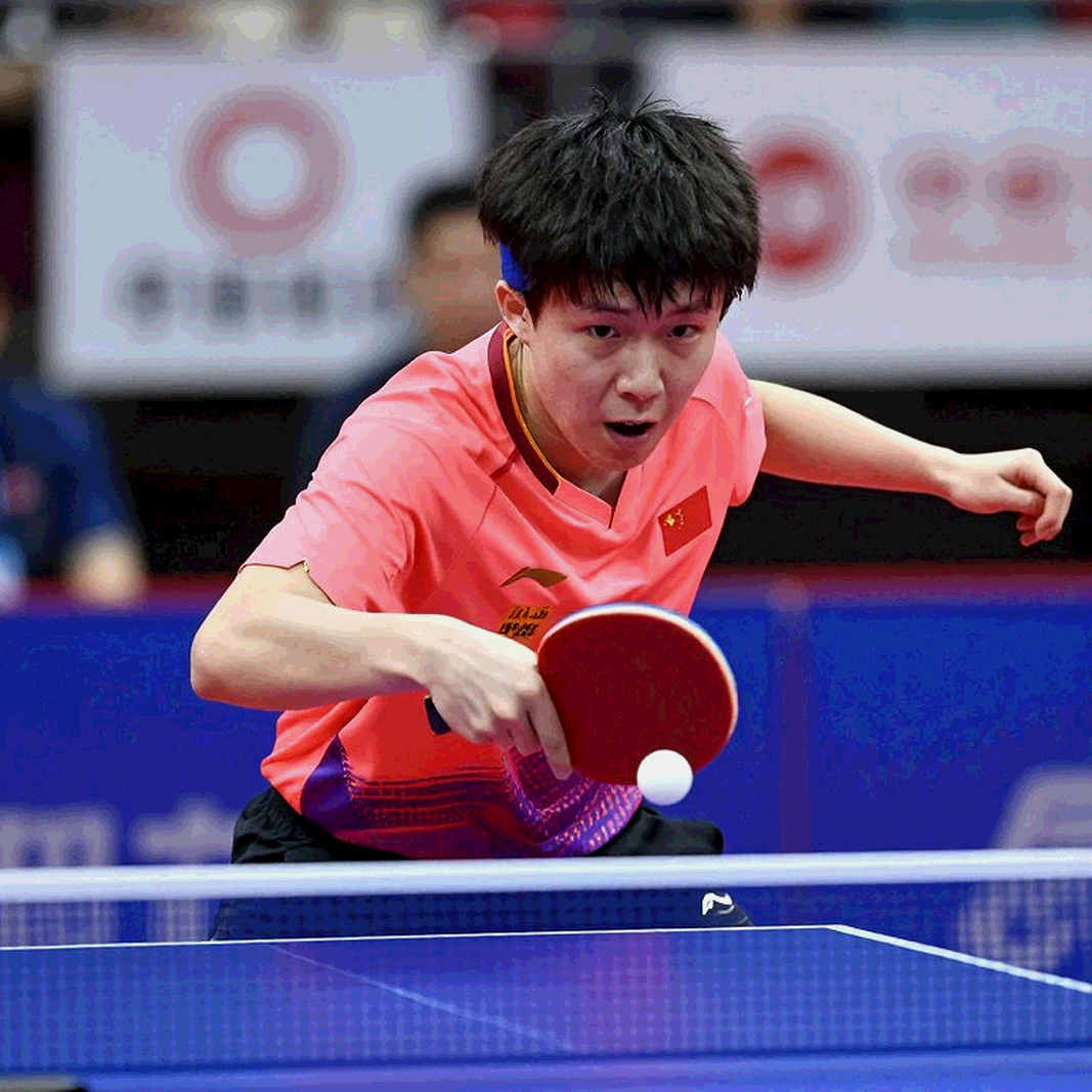 Một đôi chân, một mùa giải: Nam Định, Nguyễn Xuân Son và cấu trúc mong manh của V.League Một đôi chân, một mùa giải: Nam Định, Nguyễn Xuân Son và cấu trúc mong manh của V.League