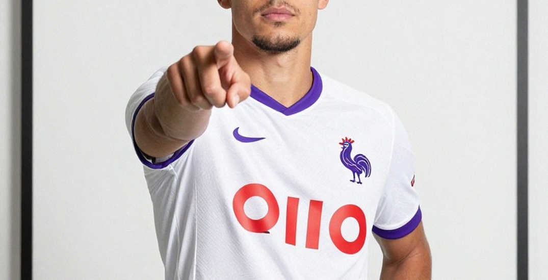 Cuộc chơi ngầm của V-League: Khi hợp đồng tự do nhiều hơn phí chuyển nhượng Cuộc chơi ngầm của V-League: Khi hợp đồng tự do nhiều hơn phí chuyển nhượng