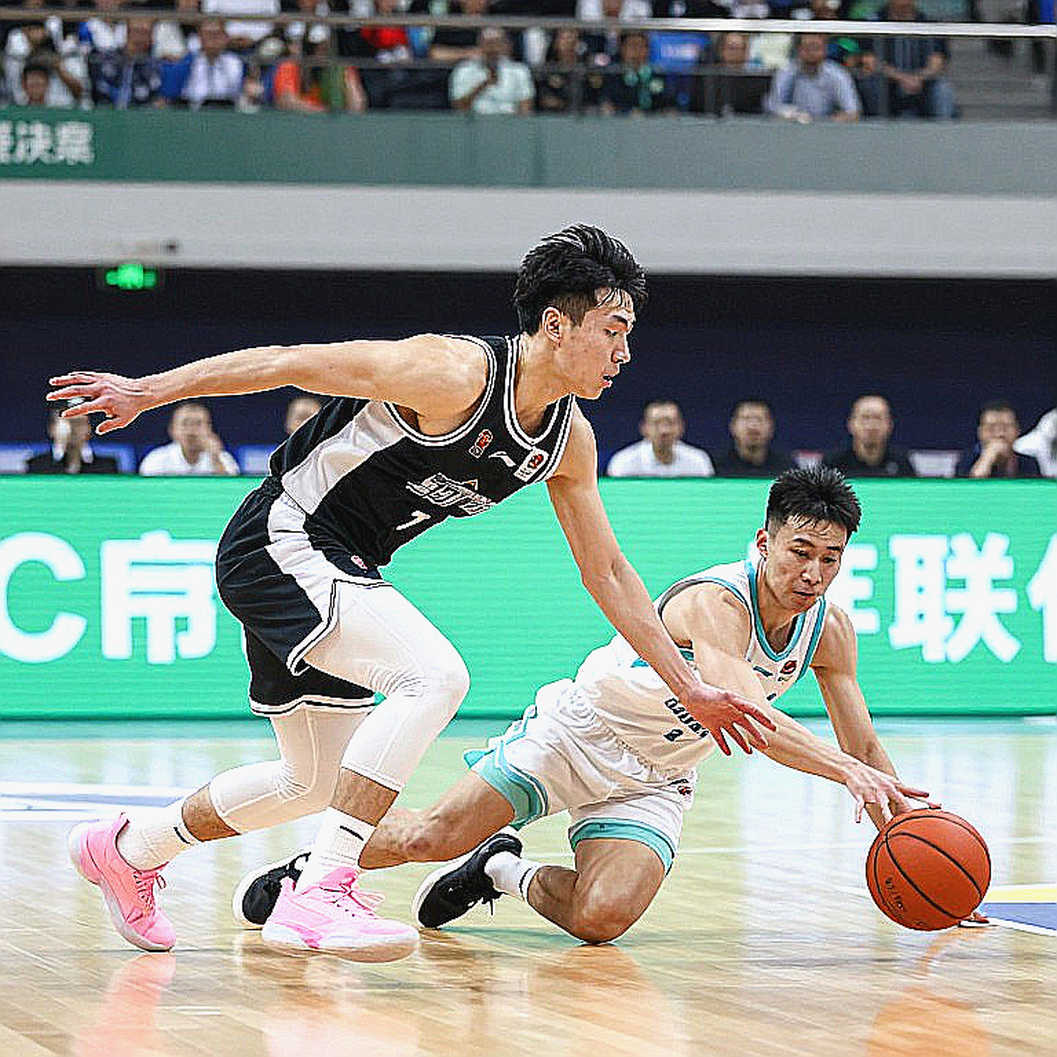 Fenerbahce 99-80 Zalgiris: Pháo đài Ulker, cơn bão giữa trận và sự thật trần trụi về một đội bóng chỉ biết thắng trên sân nhà