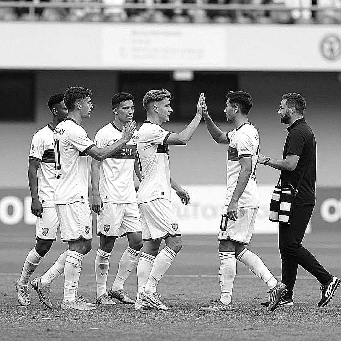 Niigata thắng Jubilo Iwata 2-1, độc chiếm ngôi đầu J2: đọc cho đúng một hiệu số âm và một đoạn hội thoại hậu trường