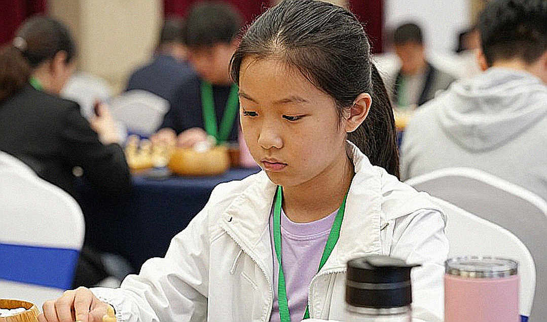 Carlsen hiếm hoi khen Javokhir Sindarov sau ván hòa nhiều ẩn số tại Global Chess League 2026