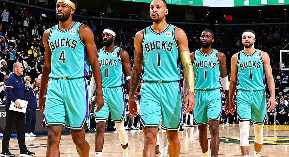 Knicks Replace Their Replay Challenge Specialist: Ed Flynn In, Jordan Brink Out, and the Value of an Invisible Seat Knicks Replace Their Replay Challenge Specialist: Ed Flynn In, Jordan Brink Out, and the Value of an Invisible Seat