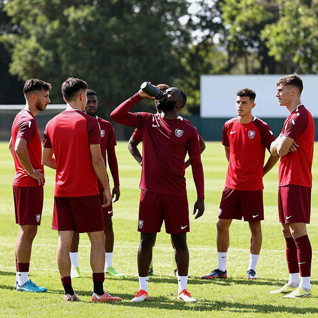 Thị trường chuyển nhượng V.League: Khi đồng tiền ngắn hạn viết nên số phận cầu thủ
