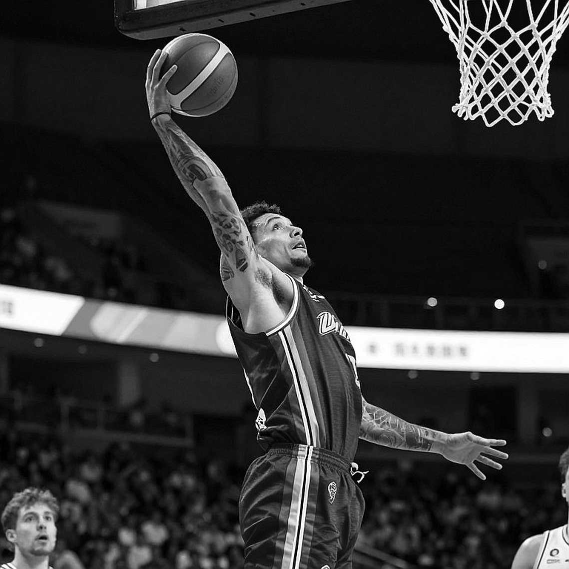 Karmen Petrovic, chiếc áo thứ ba của Chivas và ranh giới mờ giữa bóng đá với đấu trường giải trí
