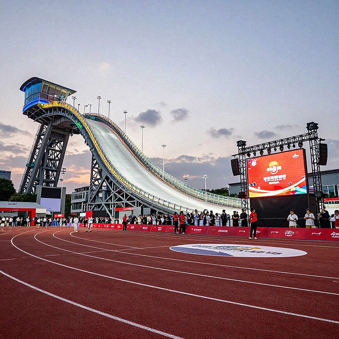 Khung hình thứ mười hai ở Paris 2026: Năm phần nghìn giây chia đôi lịch sử đường chạy 100m